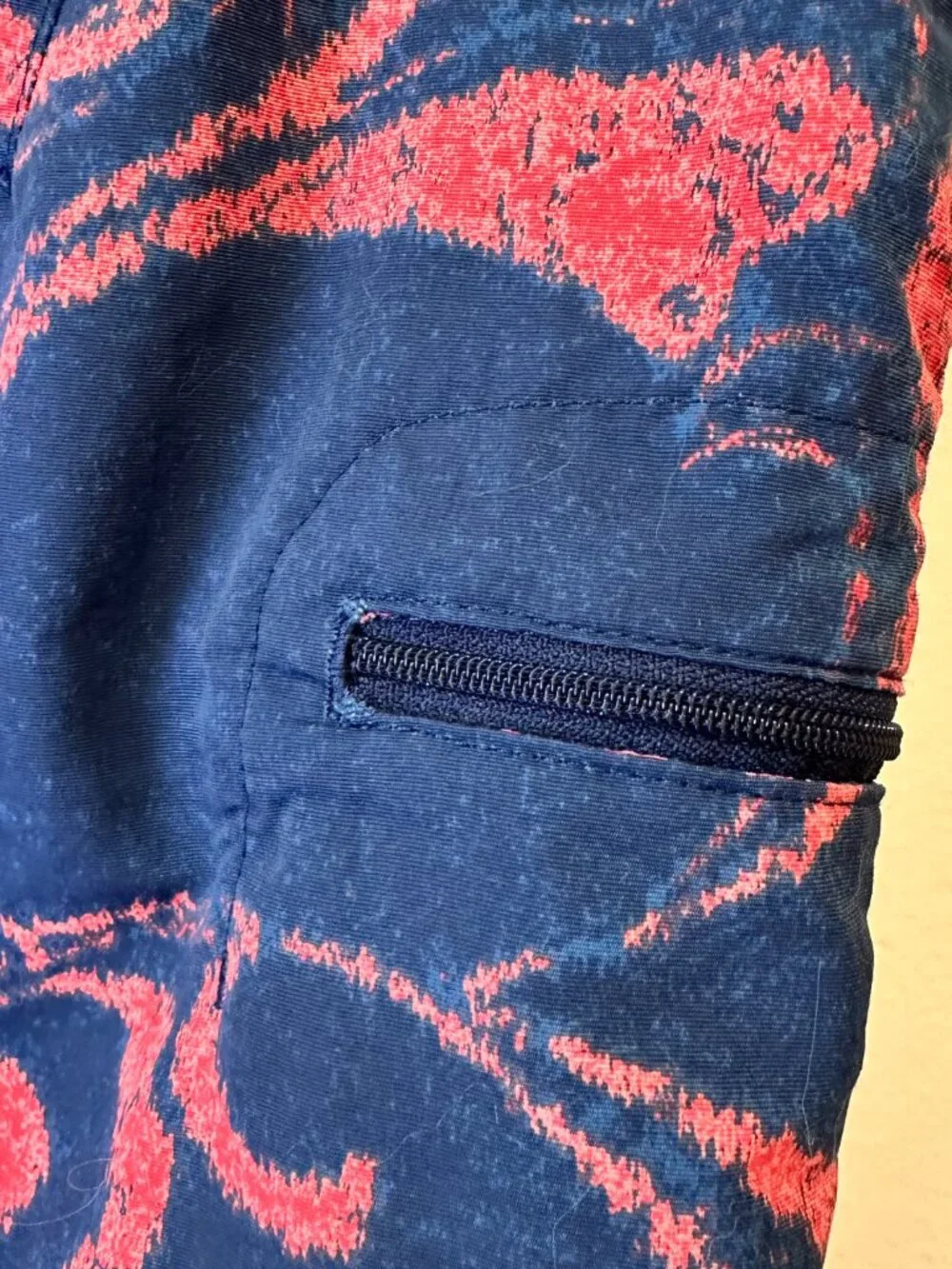 Men's Patagonia Swimsuit Bathing Suit Red Blue Flowers Sz 32 Button Fly Trunks